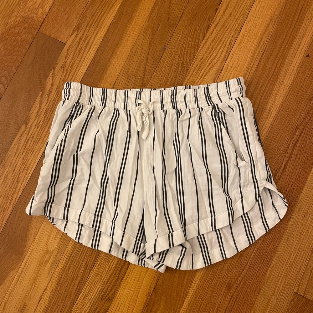 Billabong Road Trippin Elastic Waist Shorts size small but more like XS